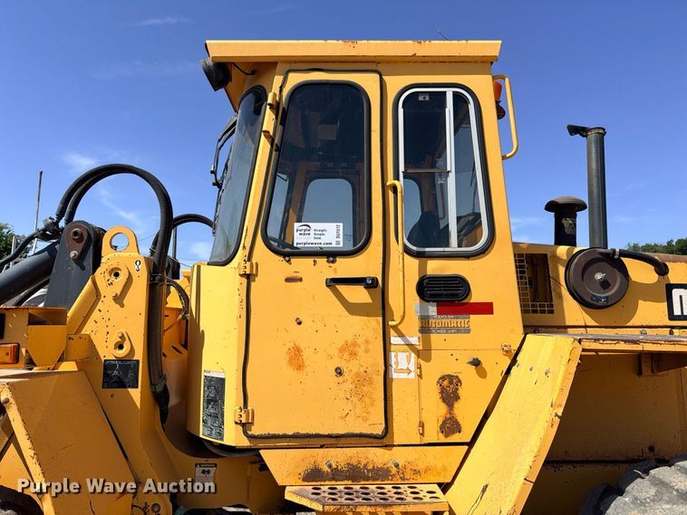 image for item DU1512 1990 Michigan L70 wheel loader