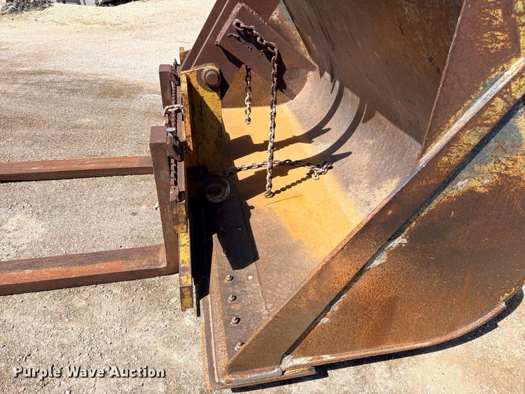 image for item DU1512 1990 Michigan L70 wheel loader