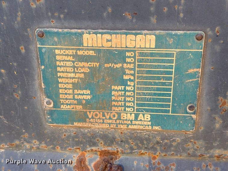 image for item DU1512 1990 Michigan L70 wheel loader