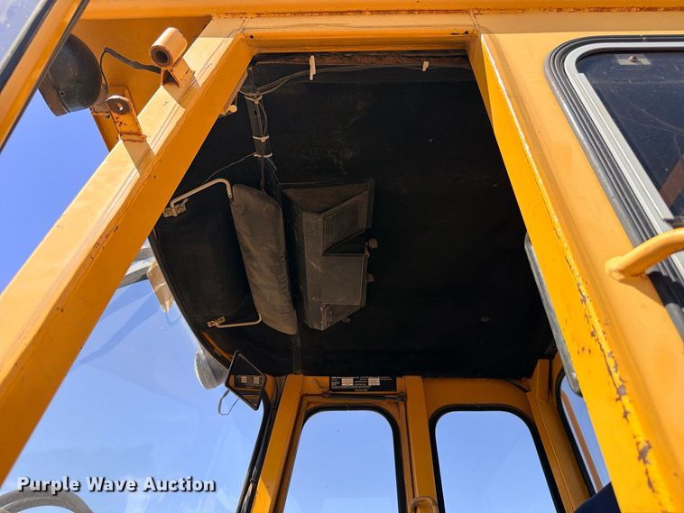 image for item DU1512 1990 Michigan L70 wheel loader