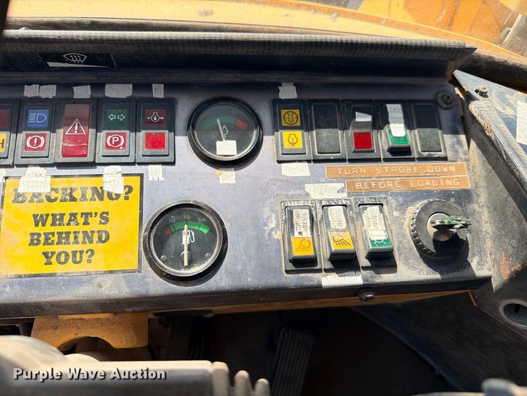 image for item DU1512 1990 Michigan L70 wheel loader