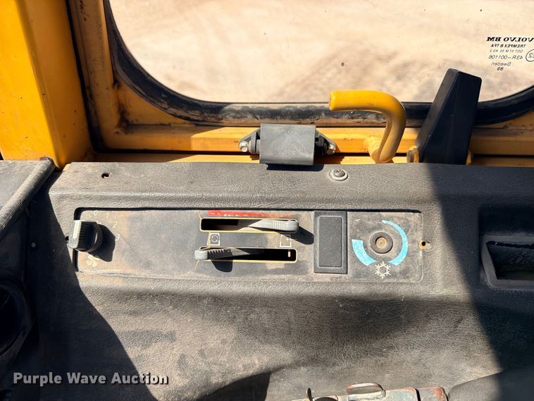 image for item DU1512 1990 Michigan L70 wheel loader