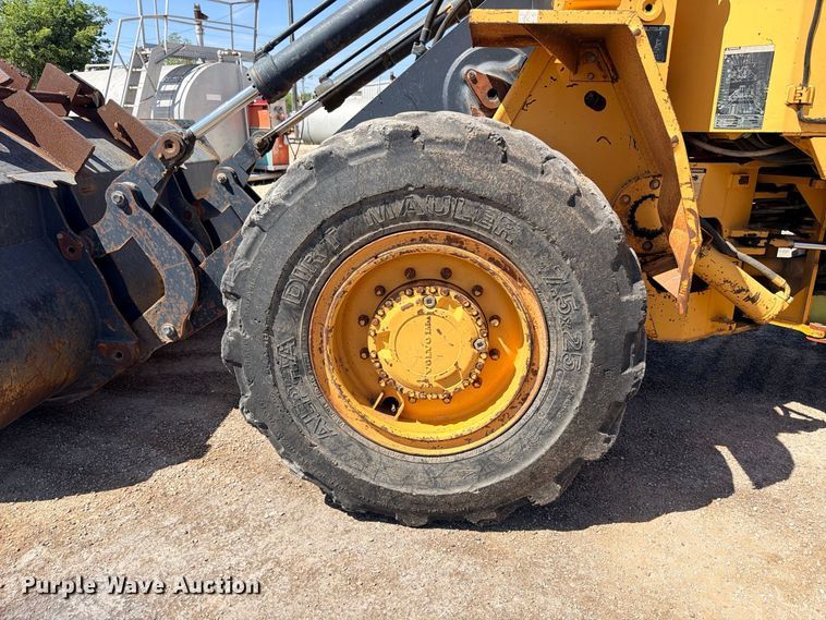 image for item DU1512 1990 Michigan L70 wheel loader