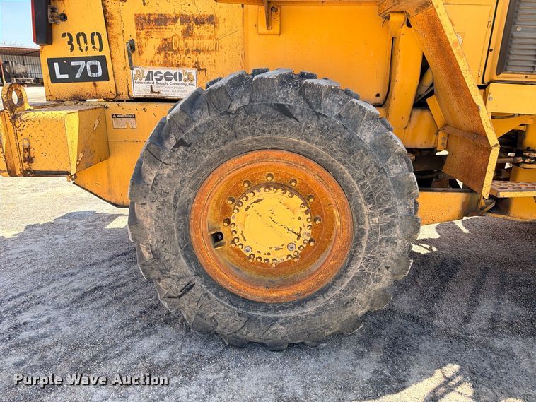 image for item DU1512 1990 Michigan L70 wheel loader
