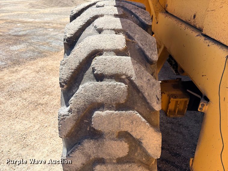 image for item DU1512 1990 Michigan L70 wheel loader