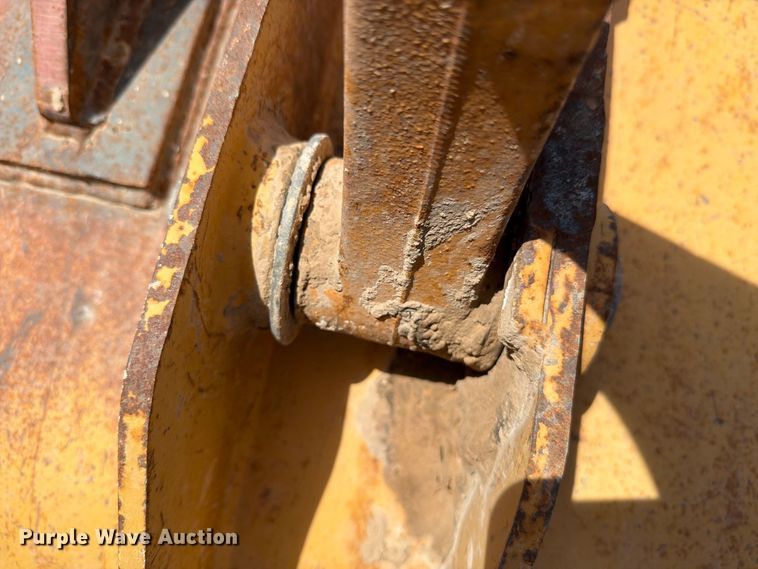 image for item DV8587 1998 Case 580L backhoe