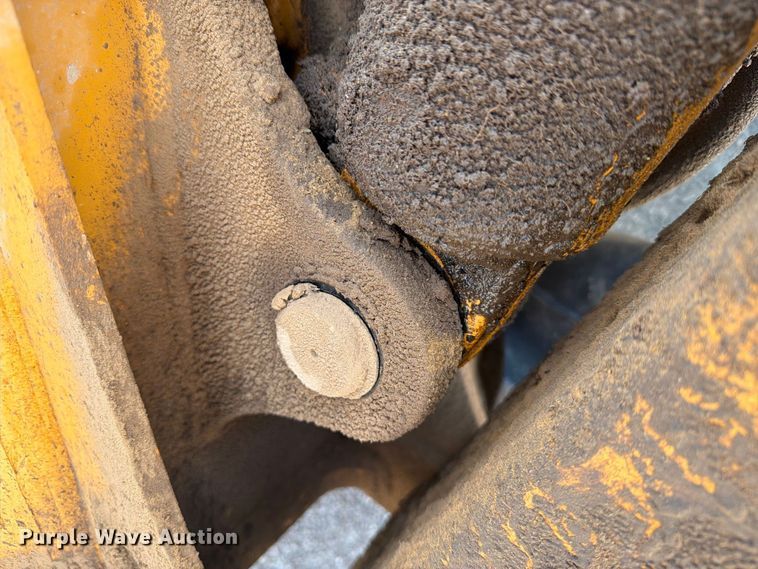image for item DV8587 1998 Case 580L backhoe