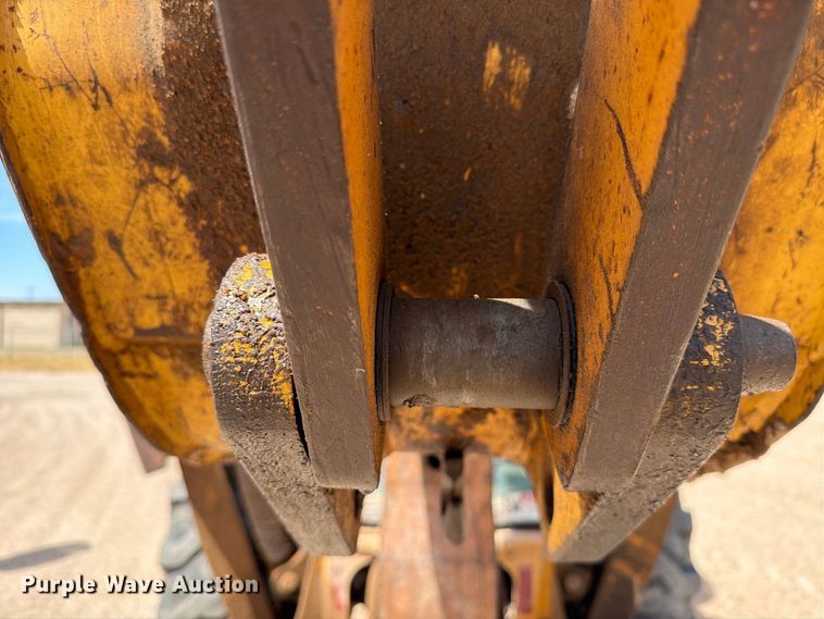 image for item DV8587 1998 Case 580L backhoe