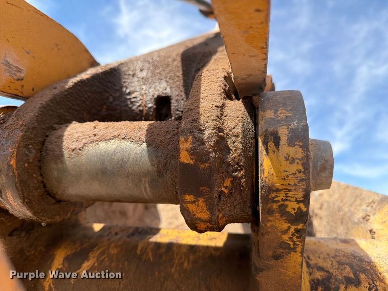 image for item DV8587 1998 Case 580L backhoe
