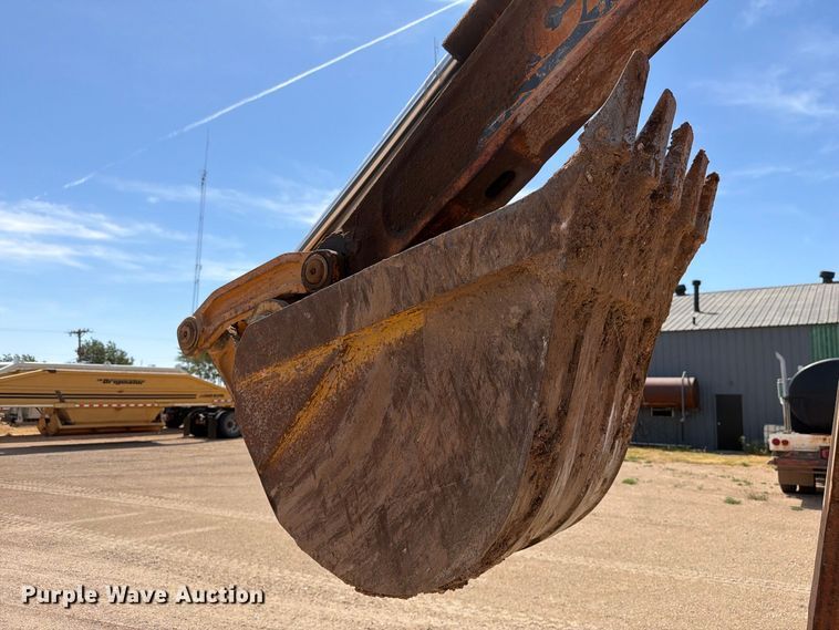 image for item DV8587 1998 Case 580L backhoe