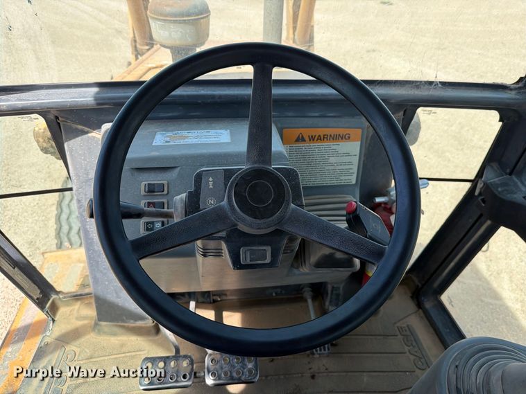 image for item DV8587 1998 Case 580L backhoe