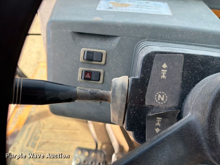 image for item DV8587 1998 Case 580L backhoe