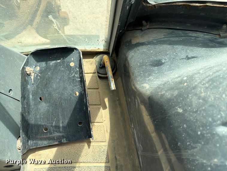 image for item DV8587 1998 Case 580L backhoe