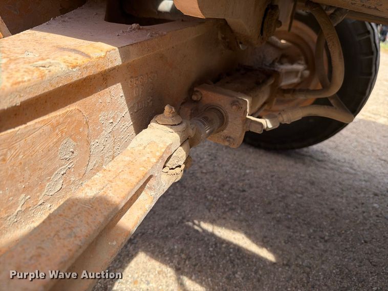 image for item DV8587 1998 Case 580L backhoe
