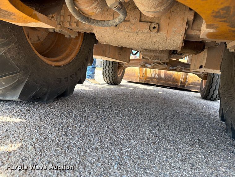 image for item DV8587 1998 Case 580L backhoe