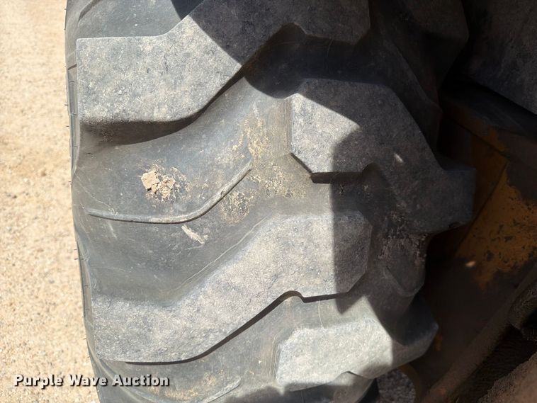 image for item DV8587 1998 Case 580L backhoe
