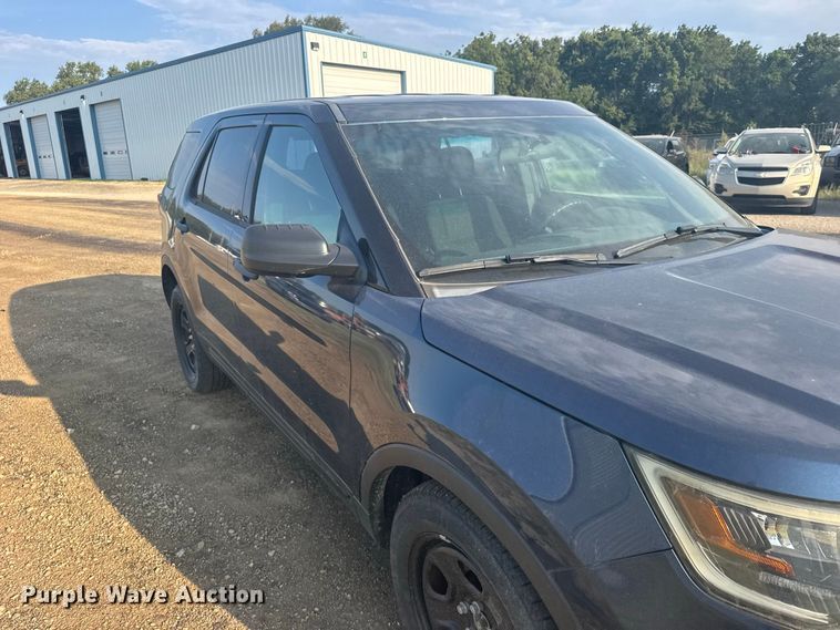 image for item DY3156 2017 Ford Explorer Police SUV