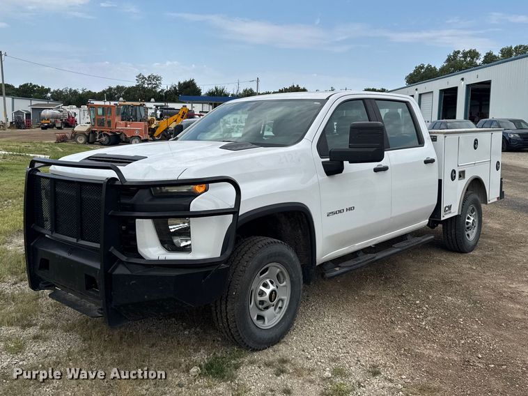 2021 Chevrolet Silverado 2500HD Crew Cab utility bed pickup truck