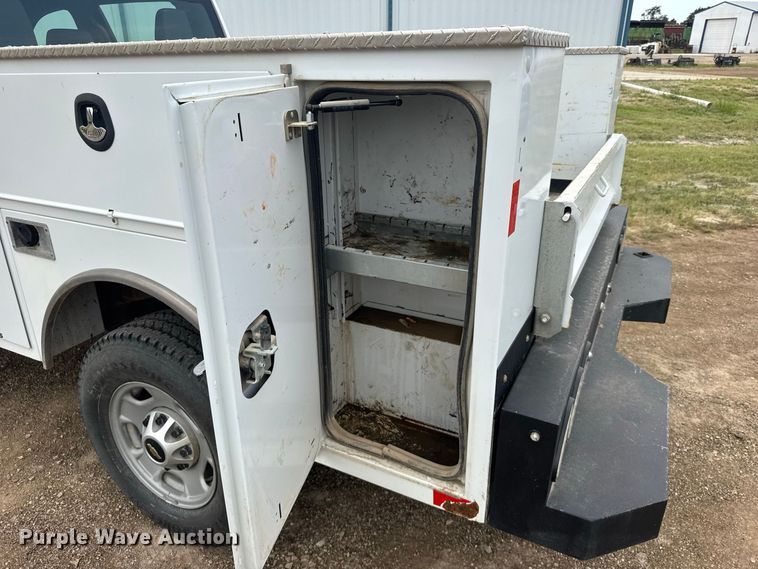 image for item DY3161 2021 Chevrolet Silverado 2500HD Crew Cab utility bed pickup truck