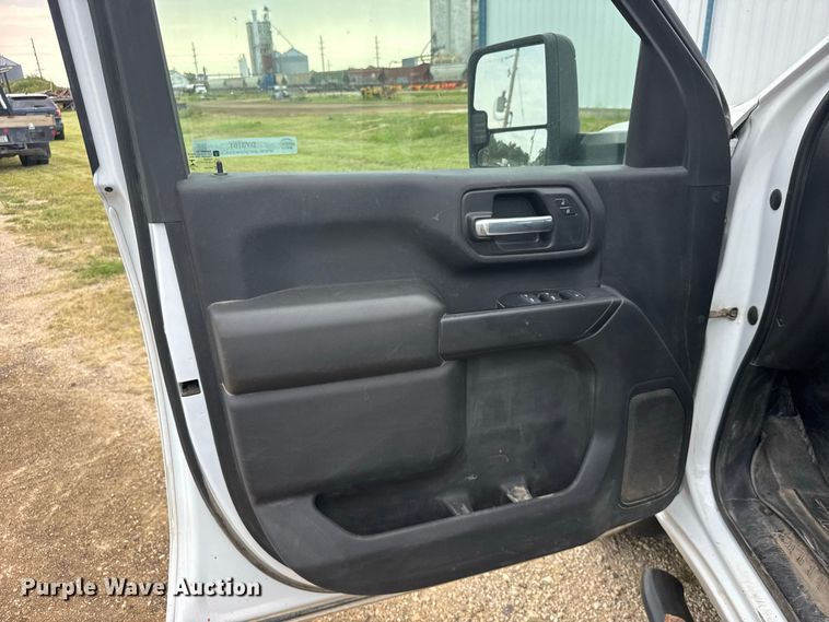 image for item DY3161 2021 Chevrolet Silverado 2500HD Crew Cab utility bed pickup truck