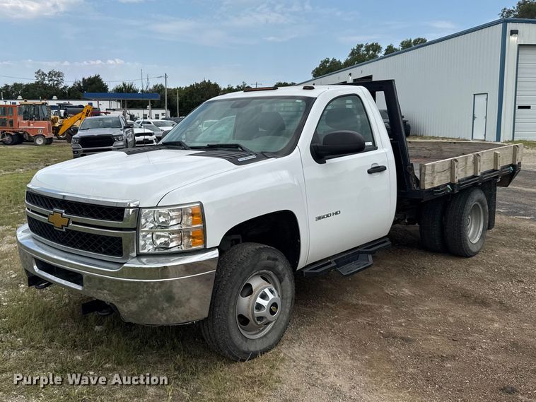 2012 Chevrolet Silverado 3500HD flatbed pickup truck