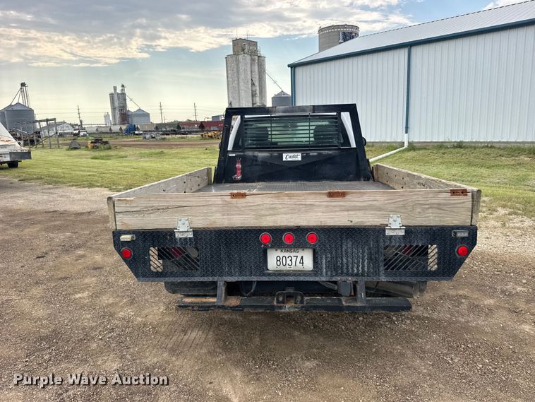 image for item DY3164 2012 Chevrolet Silverado 3500HD flatbed pickup truck