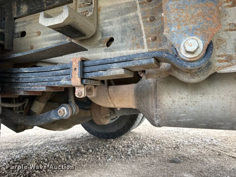 image for item DY3164 2012 Chevrolet Silverado 3500HD flatbed pickup truck