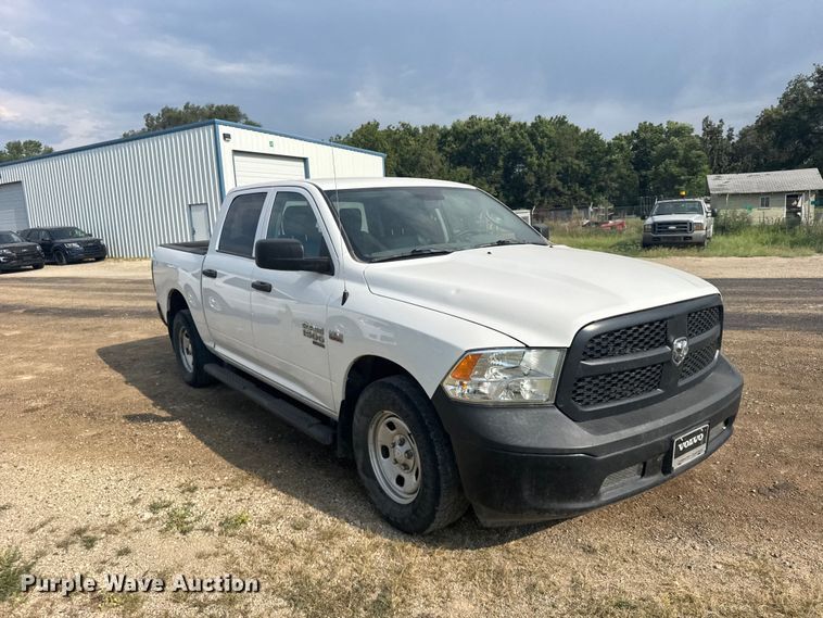 image for item DY3168 2019 RAM 1500 Crew Cab pickup truck