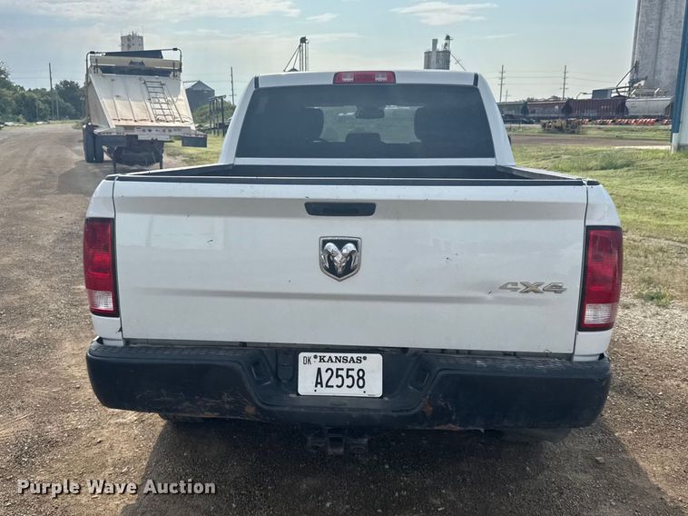 image for item DY3168 2019 RAM 1500 Crew Cab pickup truck
