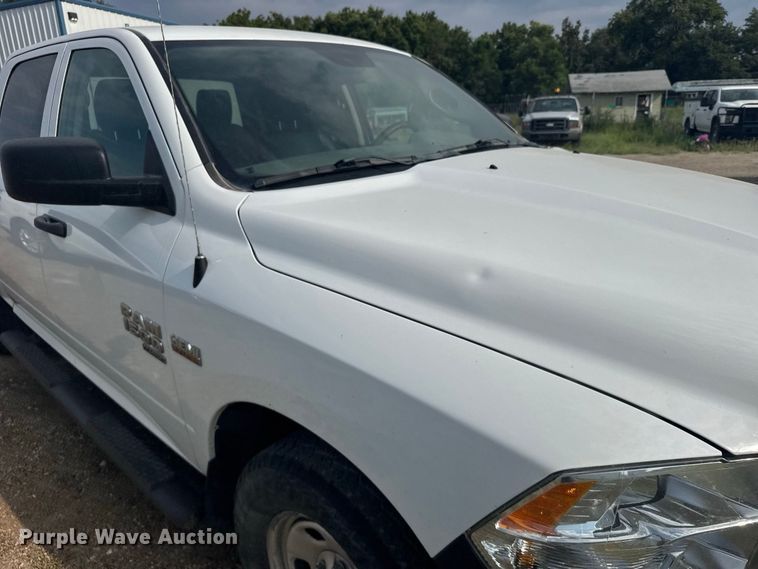 image for item DY3168 2019 RAM 1500 Crew Cab pickup truck
