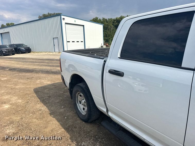 image for item DY3168 2019 RAM 1500 Crew Cab pickup truck