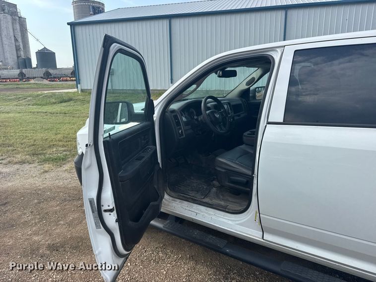 image for item DY3168 2019 RAM 1500 Crew Cab pickup truck