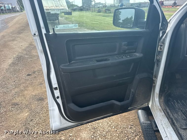 image for item DY3168 2019 RAM 1500 Crew Cab pickup truck