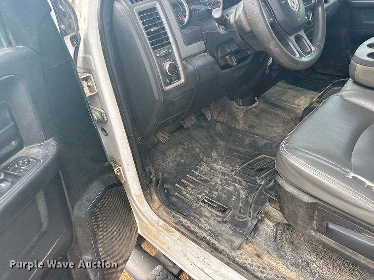 image for item DY3168 2019 RAM 1500 Crew Cab pickup truck