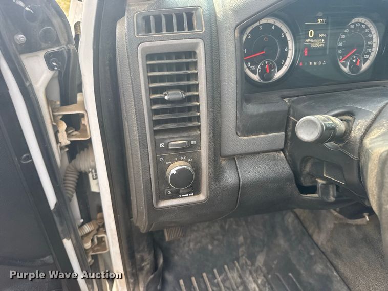 image for item DY3168 2019 RAM 1500 Crew Cab pickup truck