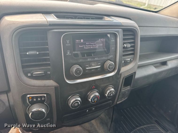 image for item DY3168 2019 RAM 1500 Crew Cab pickup truck
