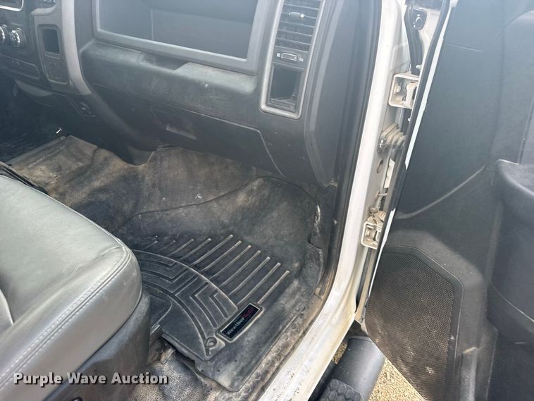 image for item DY3168 2019 RAM 1500 Crew Cab pickup truck