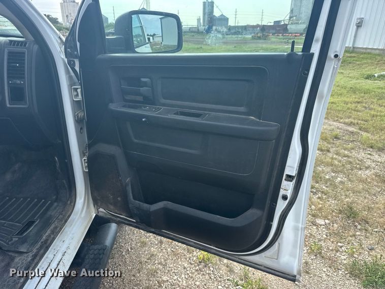 image for item DY3168 2019 RAM 1500 Crew Cab pickup truck