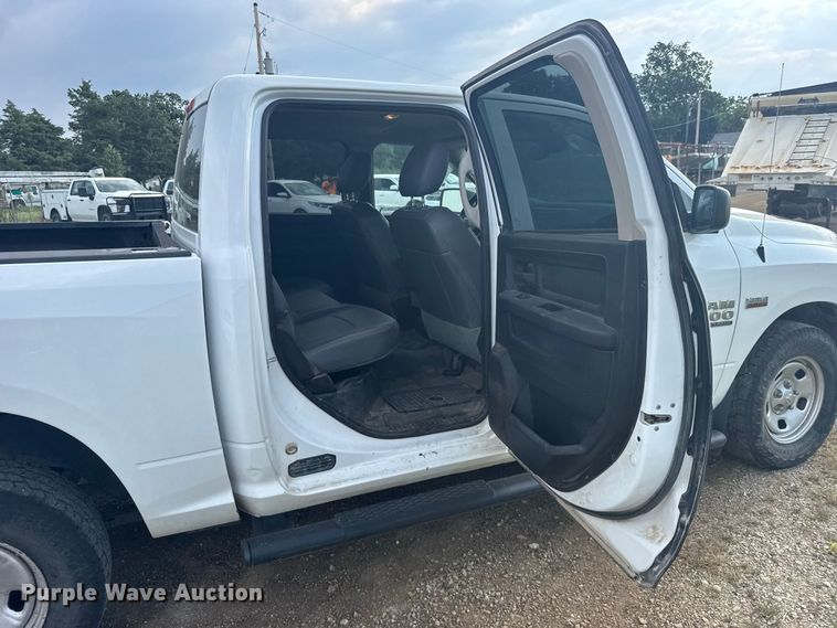 image for item DY3168 2019 RAM 1500 Crew Cab pickup truck