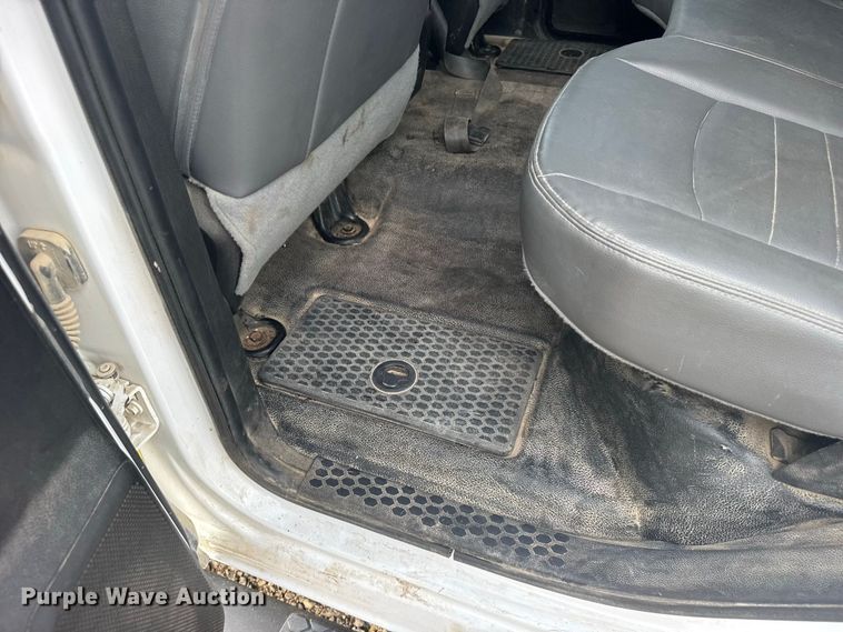 image for item DY3168 2019 RAM 1500 Crew Cab pickup truck