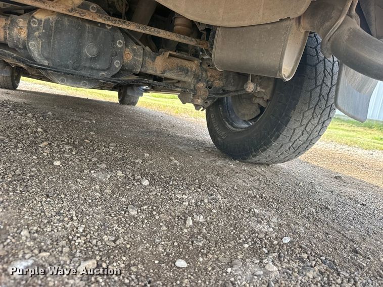 image for item DY3168 2019 RAM 1500 Crew Cab pickup truck