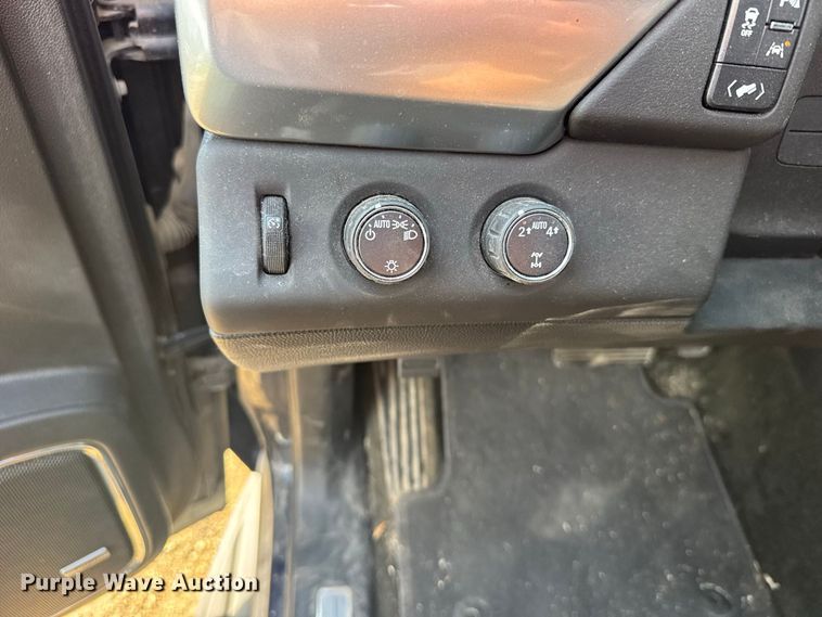image for item DY3169 2017 Chevrolet Tahoe LT SUV