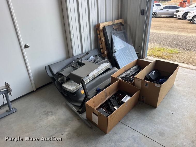 image for item DY3171 Emergency service equipment