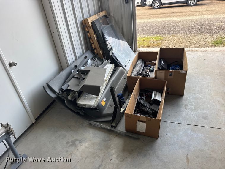 image for item DY3171 Emergency service equipment