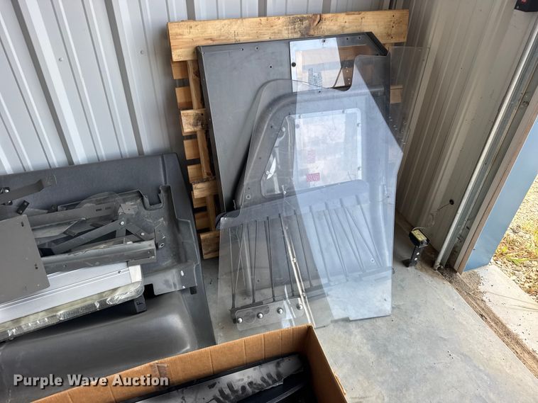 image for item DY3171 Emergency service equipment