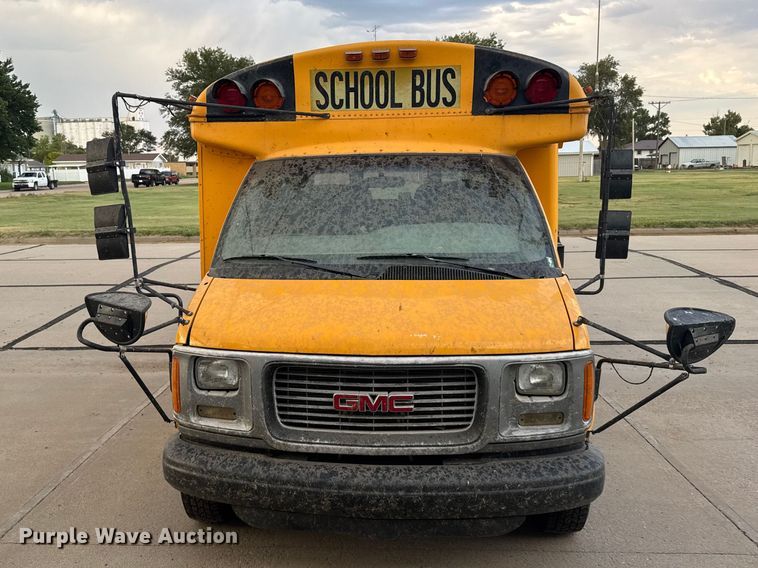 image for item DY3174 2000 Thomas Savana school bus