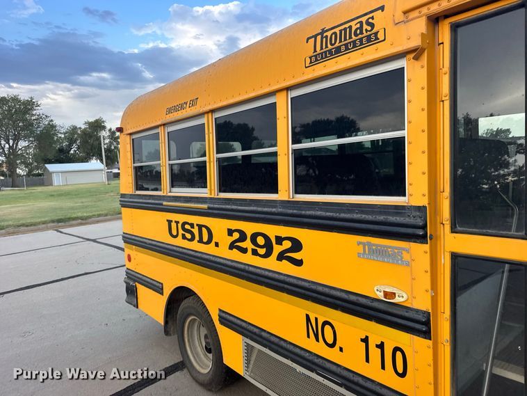 image for item DY3174 2000 Thomas Savana school bus
