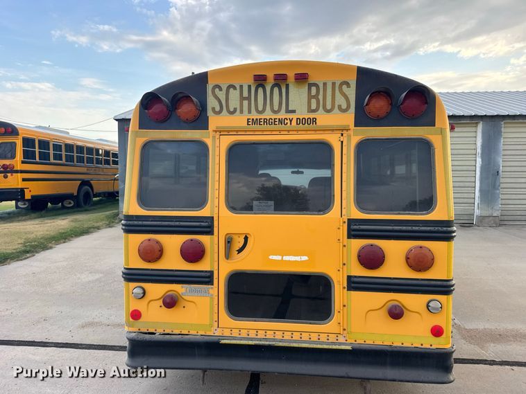 image for item DY3174 2000 Thomas Savana school bus