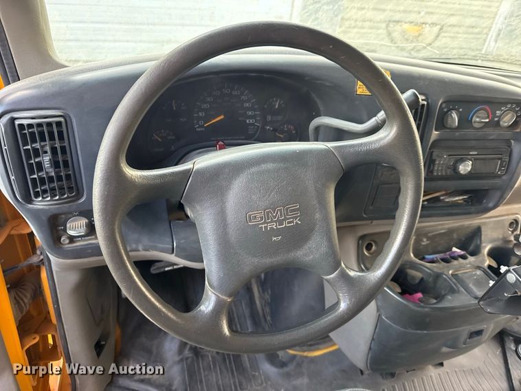 image for item DY3174 2000 Thomas Savana school bus