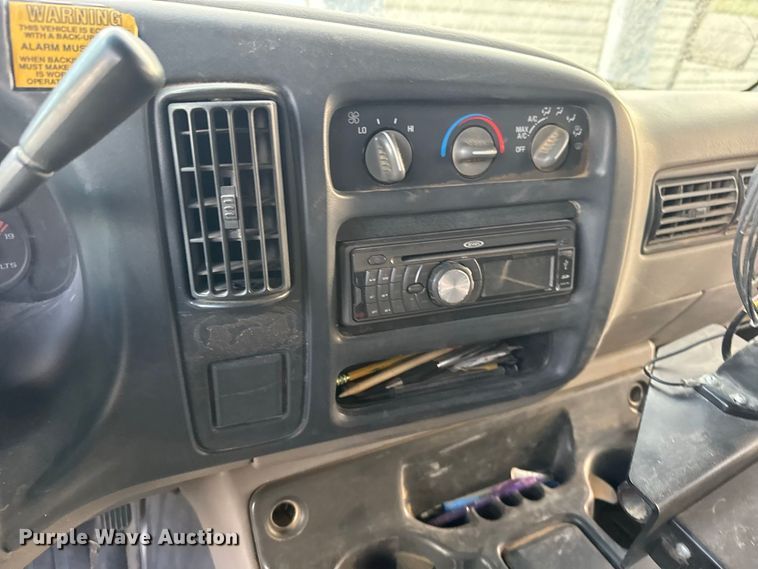 image for item DY3174 2000 Thomas Savana school bus